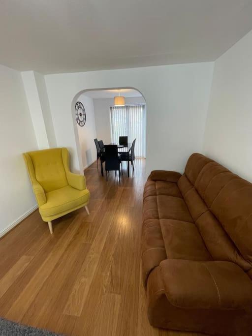 5 Holborn Spacious Home Redhill  Ngoại thất bức ảnh